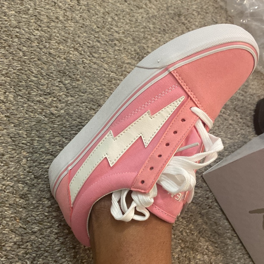 Revenge x Storm Vans LA Pink
size 6 - Picture 7 of 9